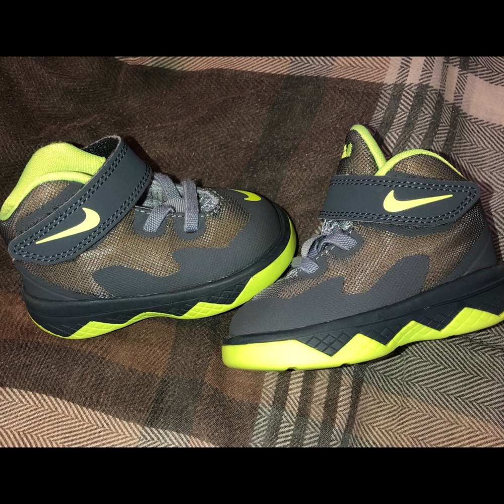 Nike Toddler Shoes, only worn once.